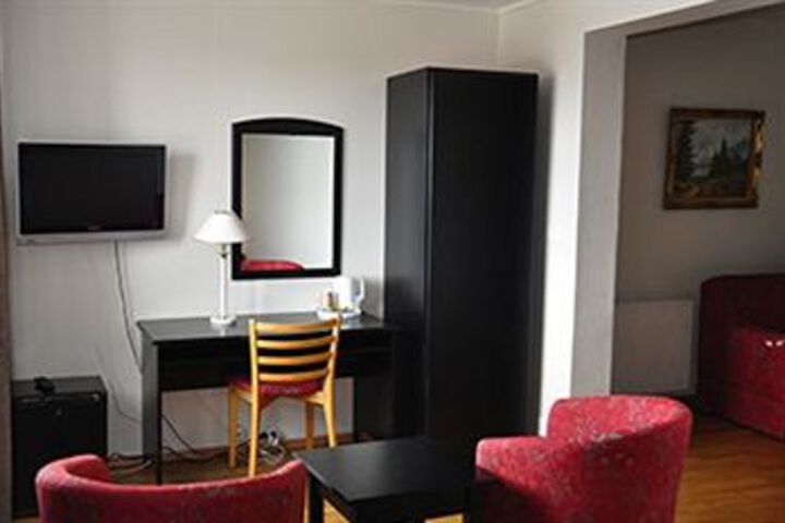 Room 17 of 30
