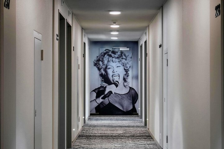 Hotel 100 of 106