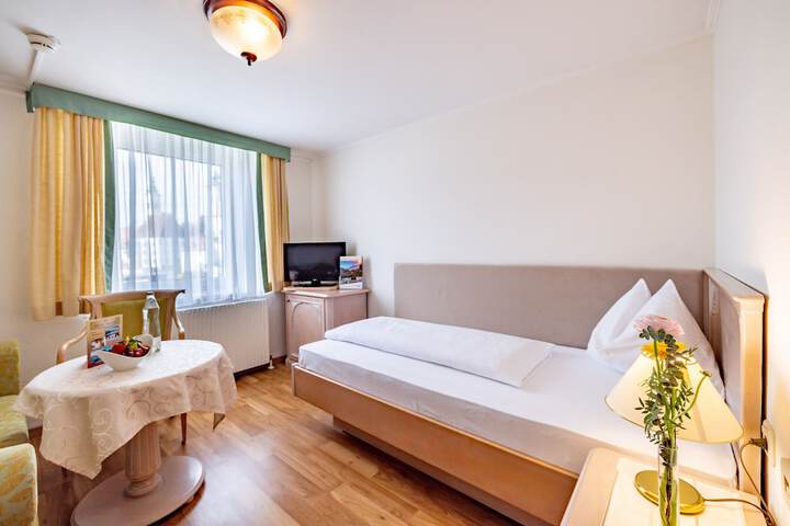Room 8 of 49
