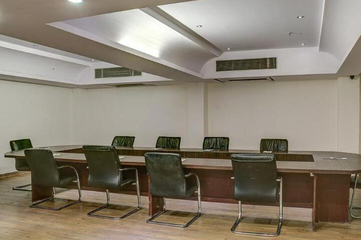 Business Center 19 of 52