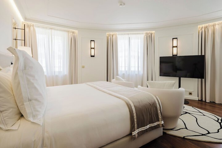 Room 27 of 150