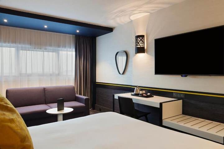Room 11 of 52