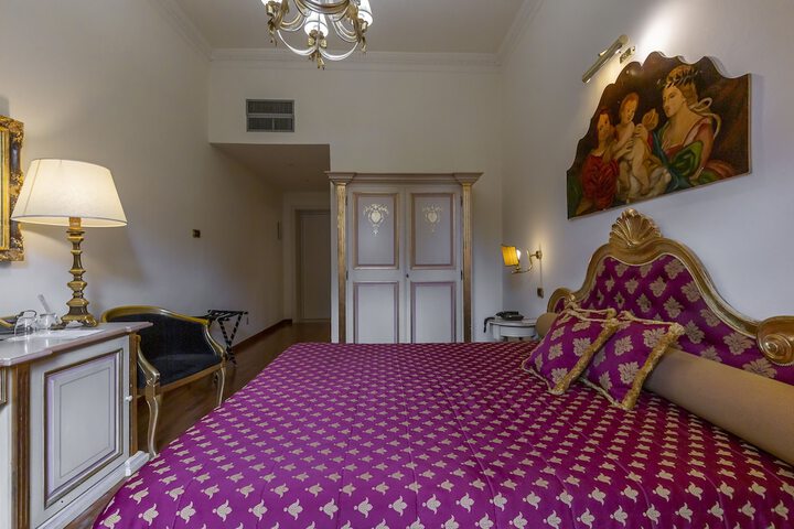 Room 60 of 208