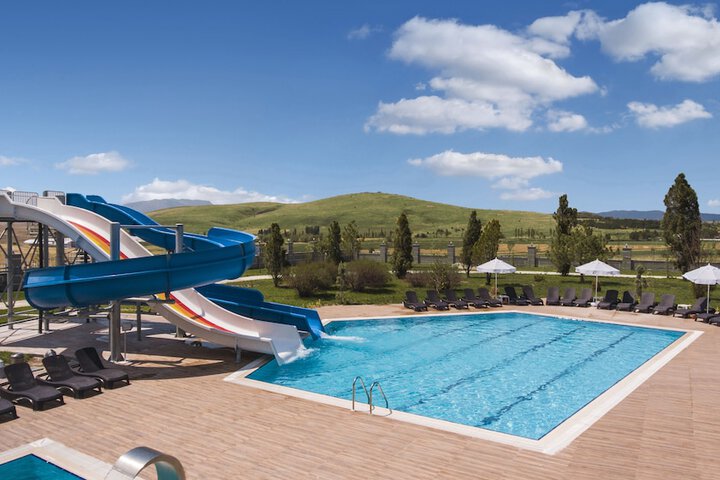 Hotel with Pool