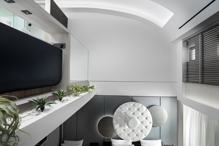 Room 28 of 136