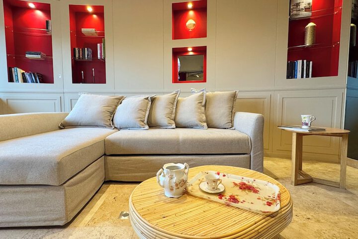 Lounge 777 of 780