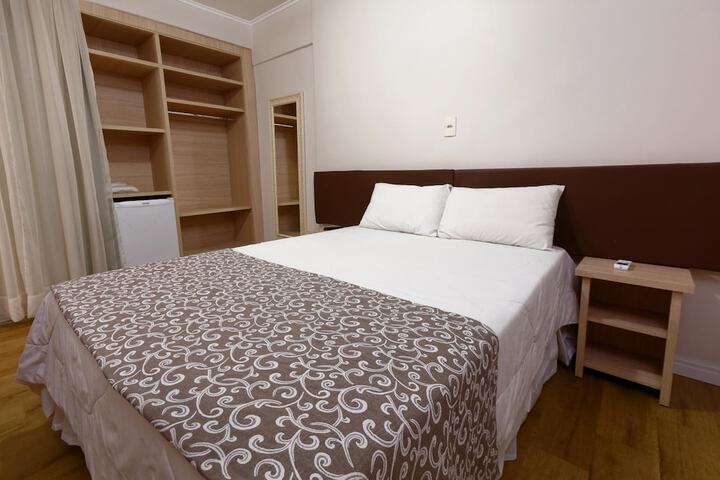 Room 14 of 65