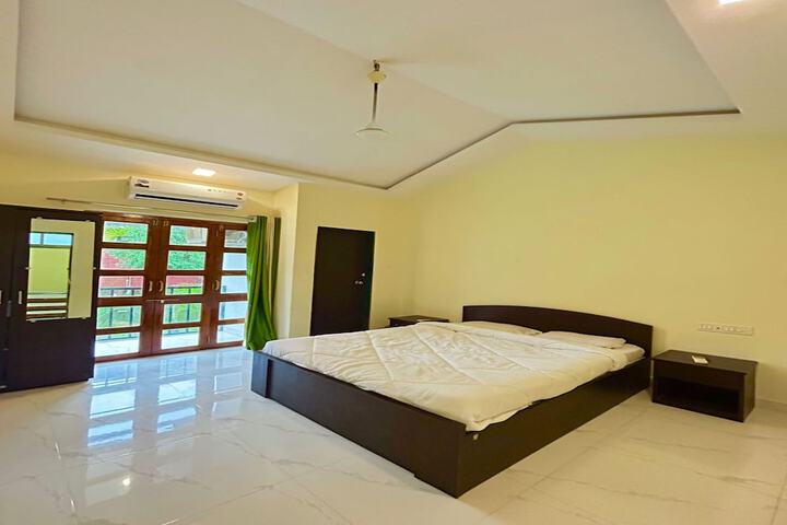 Room 7 of 17