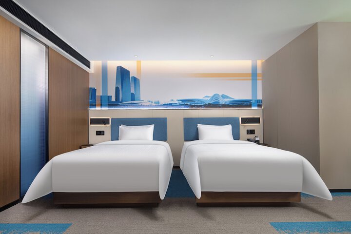 Room 15 of 22