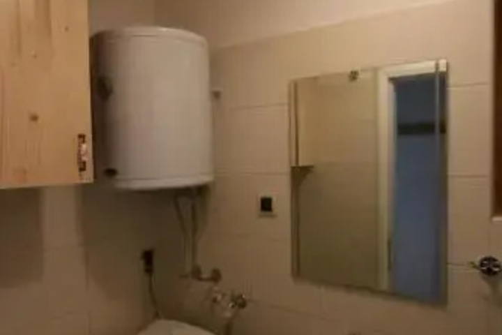 Room 7 of 13