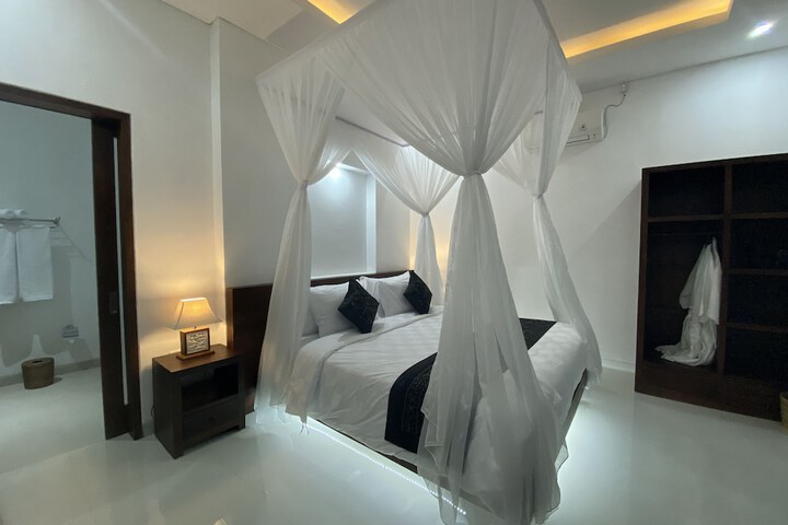 Room 15 of 31