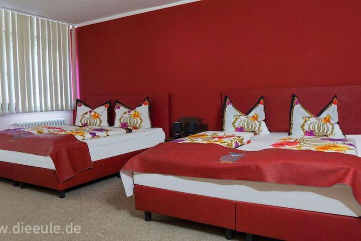 Room 2 of 2