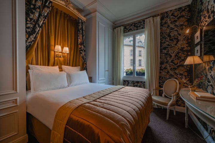 Room 10 of 92
