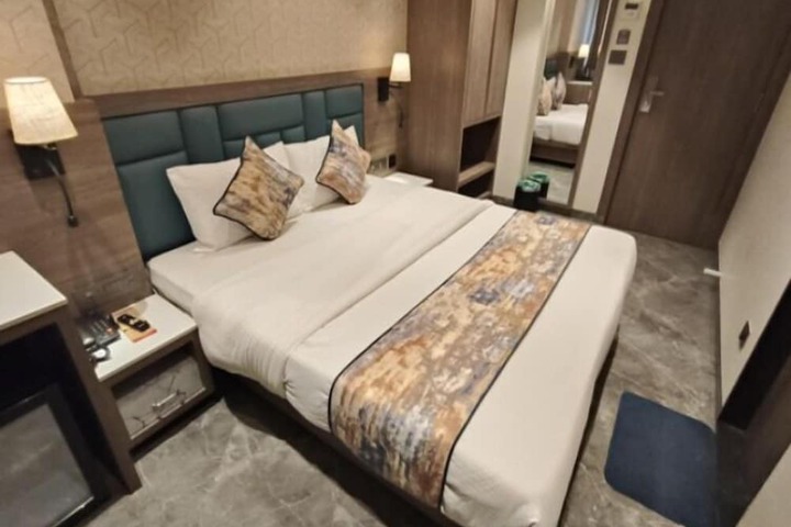 Room 7 of 29