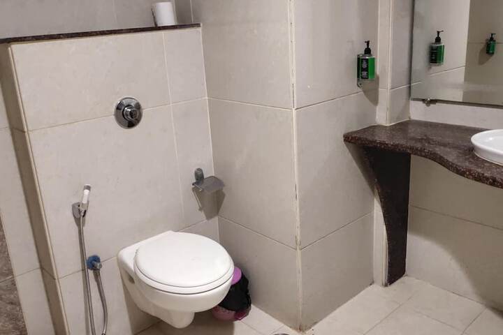 Room 20 of 37