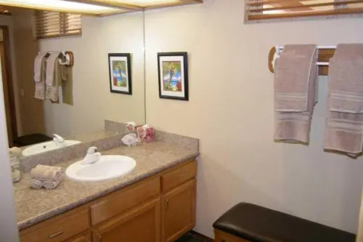 Room 7 of 18