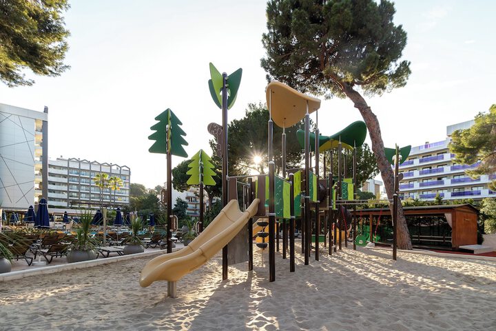 Children's play area - outdoor