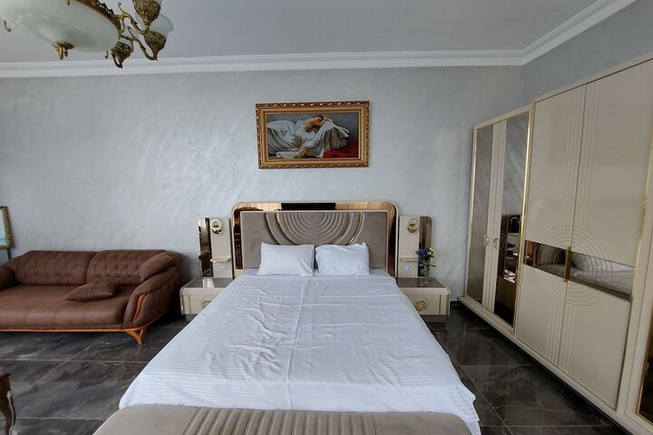 Hotel zurapalace