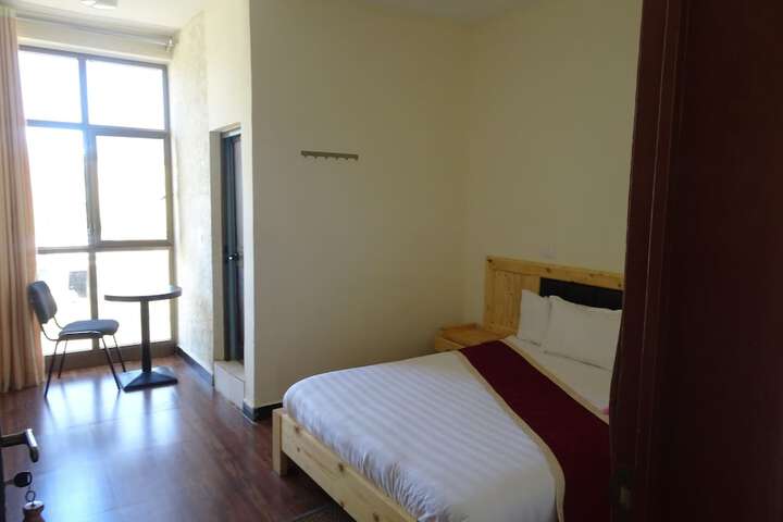 Room 14 of 18