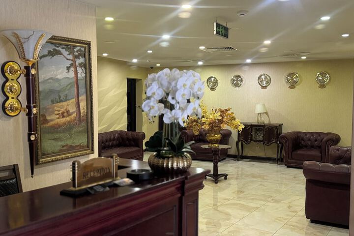 Room 17 of 30