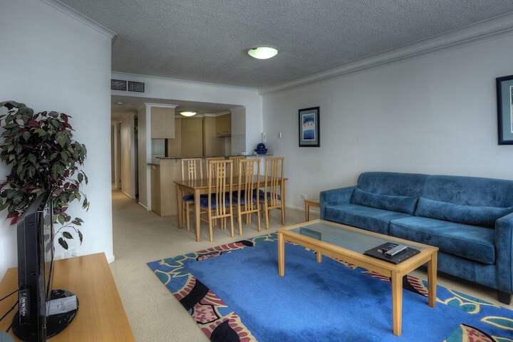 Room 2 of 87