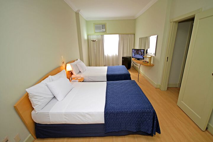 Room 33 of 156