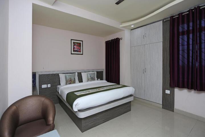 OYO Flagship 7145 Hotel Star Lotus