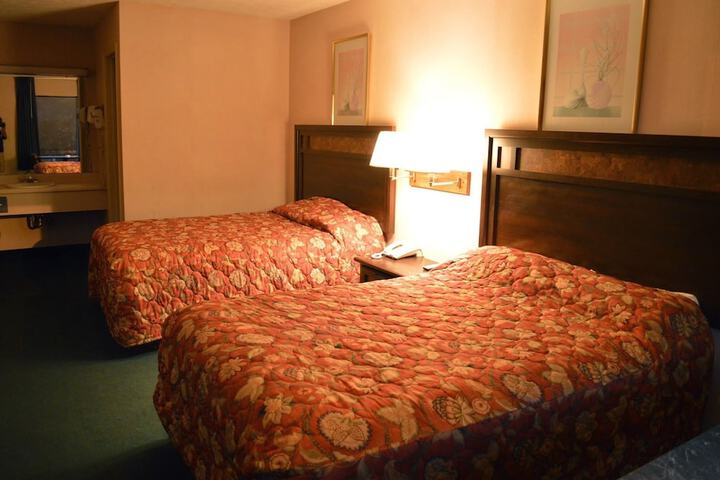 Room 5 of 18