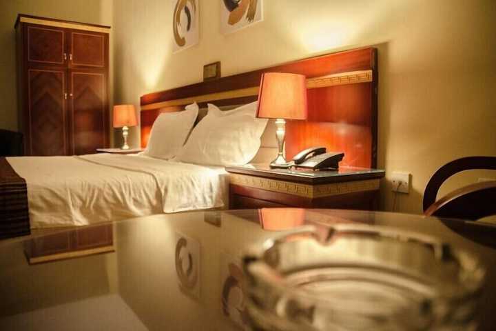 Room 41 of 82