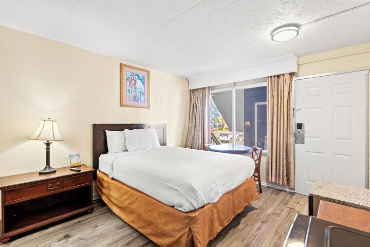 Room 13 of 33