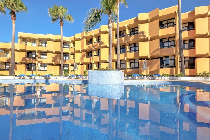 Hotel with Pool