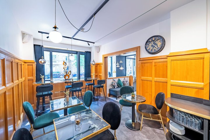 Guest Lobby
