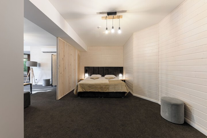 Room 30 of 135