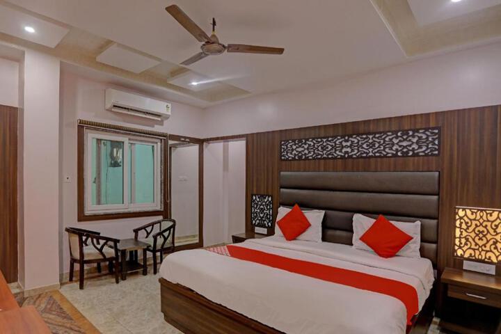 OYO Flagship Hotel Kashi