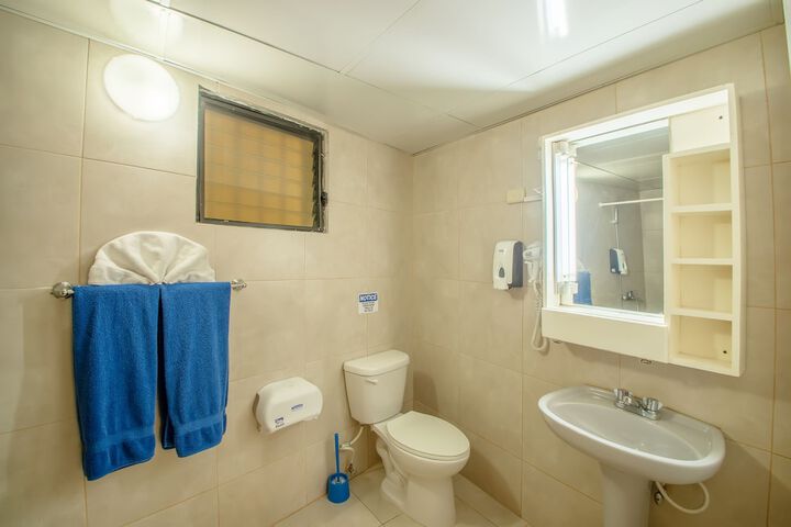 Room 16 of 27