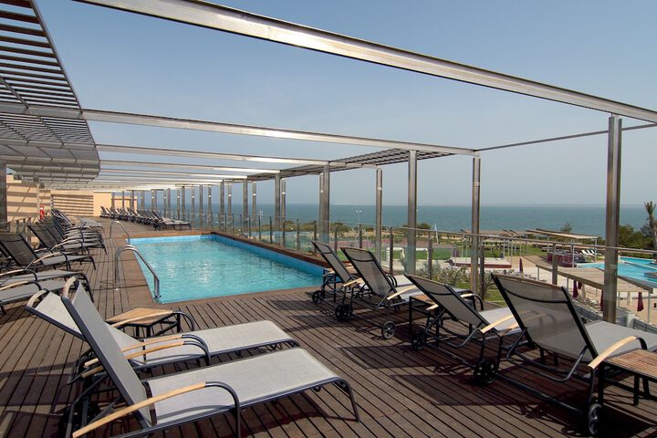 Pools & Facilities