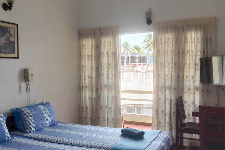 Room 15 of 34