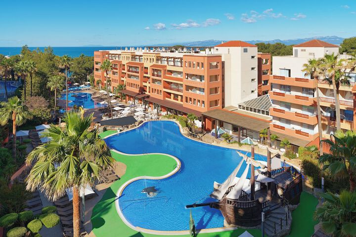 Pools & Facilities