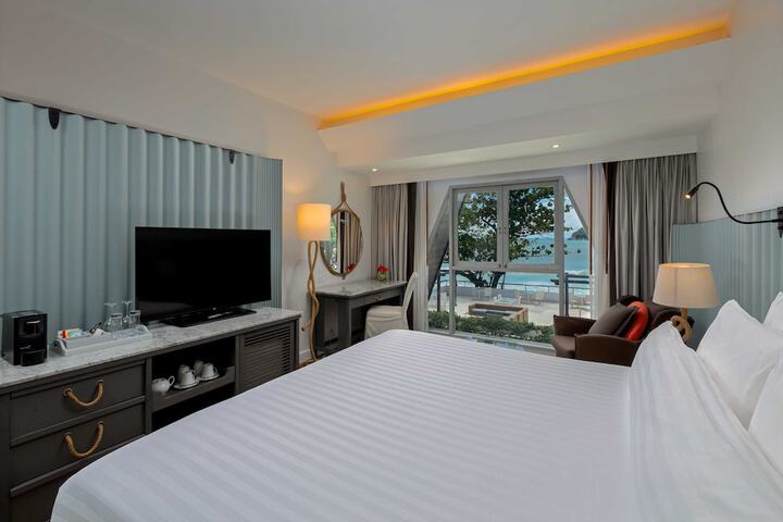 Room 4 of 50