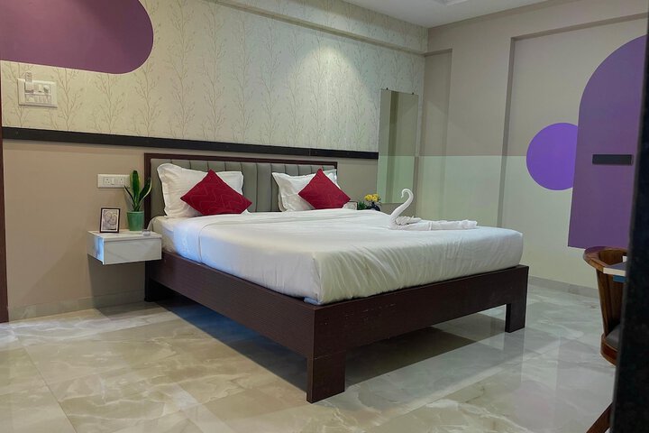 Room 4 of 6