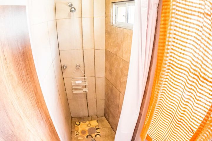 Room 21 of 42