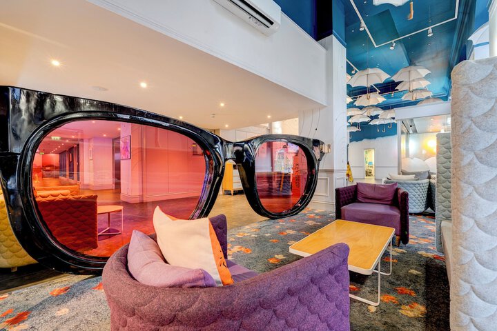 Guest Lobby