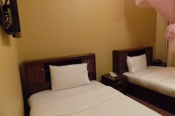 Room 12 of 15