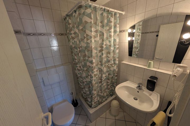 Room 14 of 19