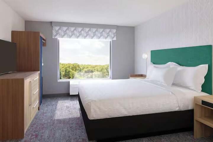 Room 1 of 1