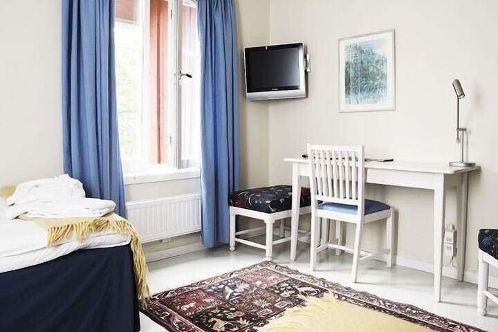 Room 4 of 43