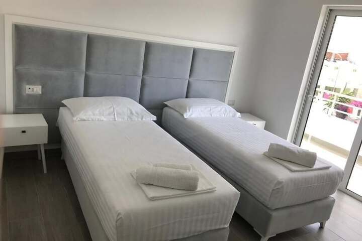 Room 7 of 21