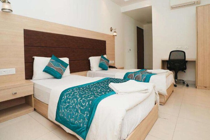 Room 3 of 7