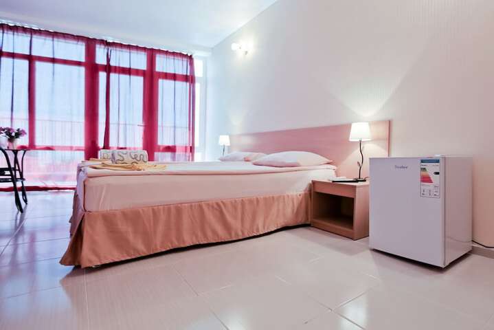 Room 28 of 49