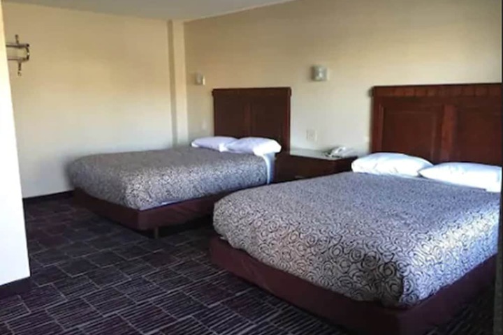 Room 8 of 14
